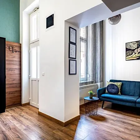 Sandrina Apartment *